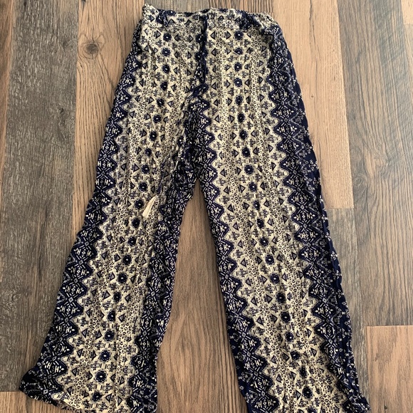 ANGIE Patterned Flowy/Harem Pants, Multi-colored, Size (S) - Picture 1 of 3